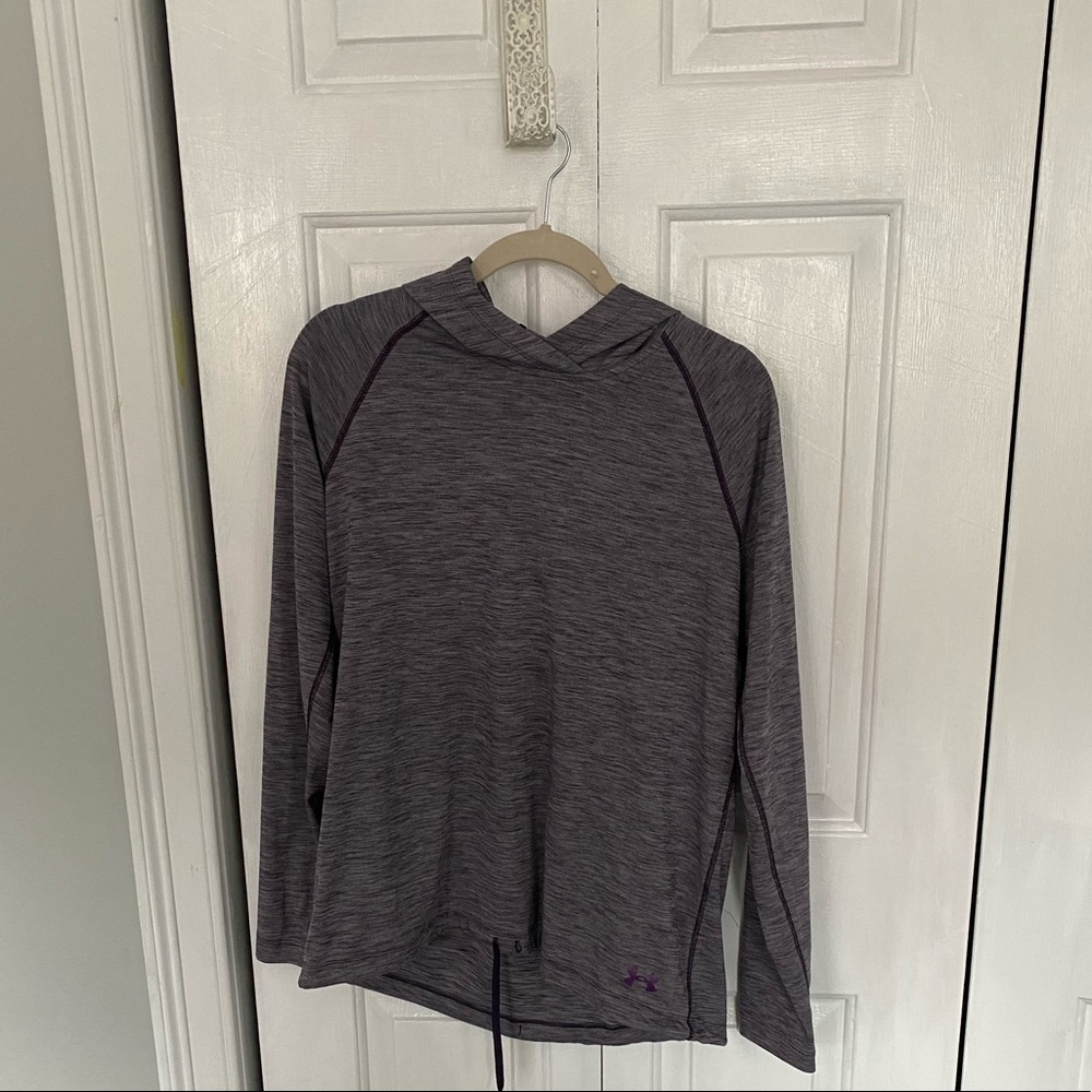 women’s light sweatshirt